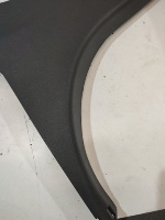 BMW / X1 / Центральная стойка кузова