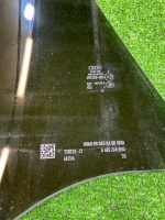 Audi / Q8 / Стекло двери