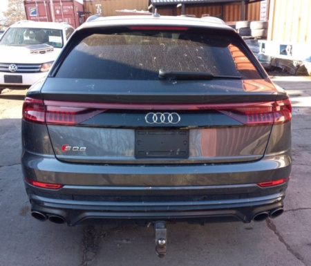 Audi / SQ8 / Фаркоп