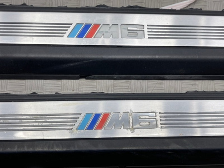 BMW / M6 / Накладка порога