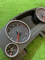 Volkswagen / Touareg / Панель приборов