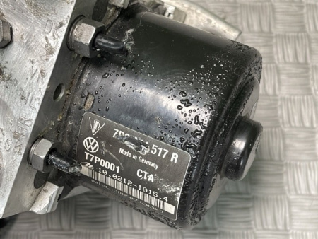 Volkswagen / Touareg / Блок ABS