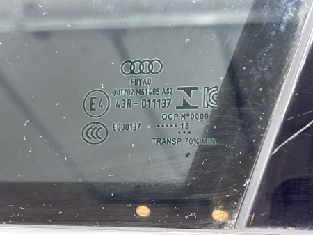 Audi / A6 / Дверь боковая