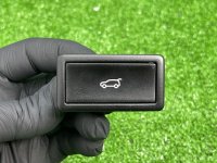 Volkswagen / Touareg / Кнопка крышки багажника