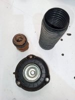 Audi / Q3 / Опора стойки комплект