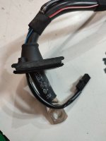 Volkswagen / Touareg / Клемма аккумулятора