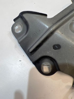 BMW / X1 / Кронштейн крыла