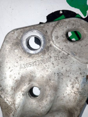 Mercedes-Benz / GLC 250d 4-matic / Кронштейн