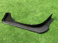 BMW / 3-Series / Водосток крышки багажника