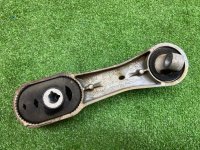 BMW / X1 / Подушка двигателя