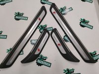 Audi / Q5 / Накладка порога S-Line