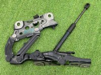 BMW / 7-Series / Петля капота