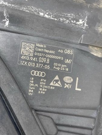 Audi / A6 / Фара