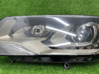 Volkswagen / Touareg / Фара