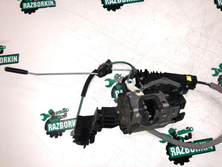 Mercedes-Benz / GLC 250d 4-matic / Замок боковой двери