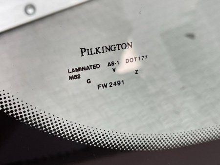 BMW / M6 / Стекло лобовое