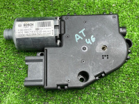 Audi / Q7 / Моторчик люка