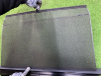 Audi / Q7 / Солнце защитная шторка заднего стекла