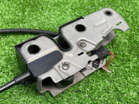 Volkswagen / Touareg / Замок капота