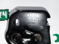 Audi / A6 / Петля замка капота