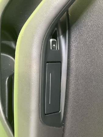 Audi / A6 / Обшивка двери