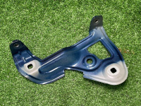 BMW / 3-Series / Кронштейн крыла