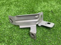 Porsche / Cayenne / Кронштейн крыла