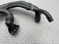 Volkswagen / Touareg / Патрубок радиатора