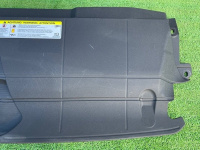 Audi / A6 / Накладка замка капота