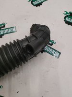 Audi / Q5 / Патрубок воздушного фильтра