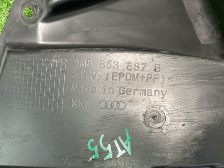 Audi / SQ8 / Брызговик