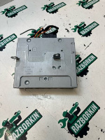 Volkswagen / Touareg / Блок усилителя радио