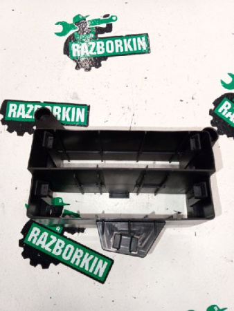Volkswagen / Touareg / Кронштейн