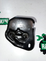 Audi / A6 / Петля замка капота