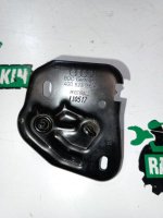 Audi / A6 / Петля замка капота