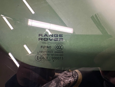 Land Rover / Range Rover / Стекло заднего крыла