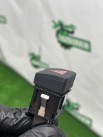 Audi / A4 / Кнопка аварийной сигнализации