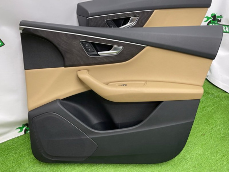 Audi / Q8 / Обшивка двери