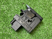 Volkswagen / Touareg / Кнопка ручника