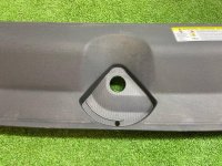 Audi / A5 / Накладка замка капота