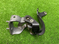 Audi / Q7 / Петля крышки багажника