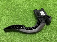 Audi / A4 / Педаль газа