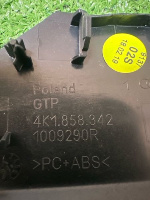 Audi / A6 / Накладка на торпедо