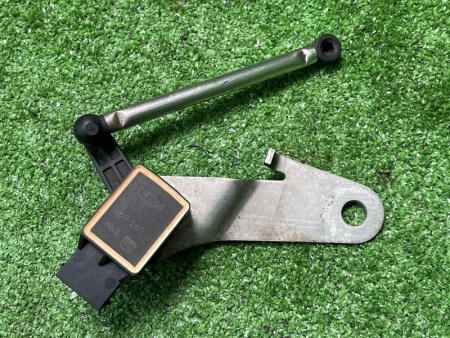 BMW / M6 / Датчик дорожного просвета