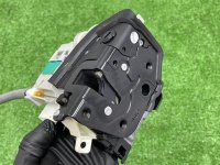 Audi / A4 / Замок двери