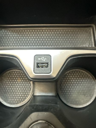 BMW / 1-Series / Подстаканник