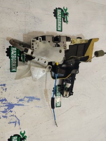 Mercedes-Benz / E-Class / Замок боковой двери