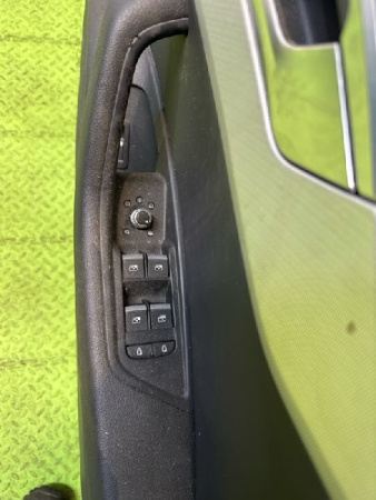 Audi / A5 / Дверь боковая