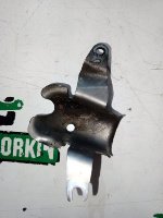 Mercedes-Benz / E-Class / Кронштейн