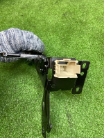 BMW / X5 / Крепление сиденья